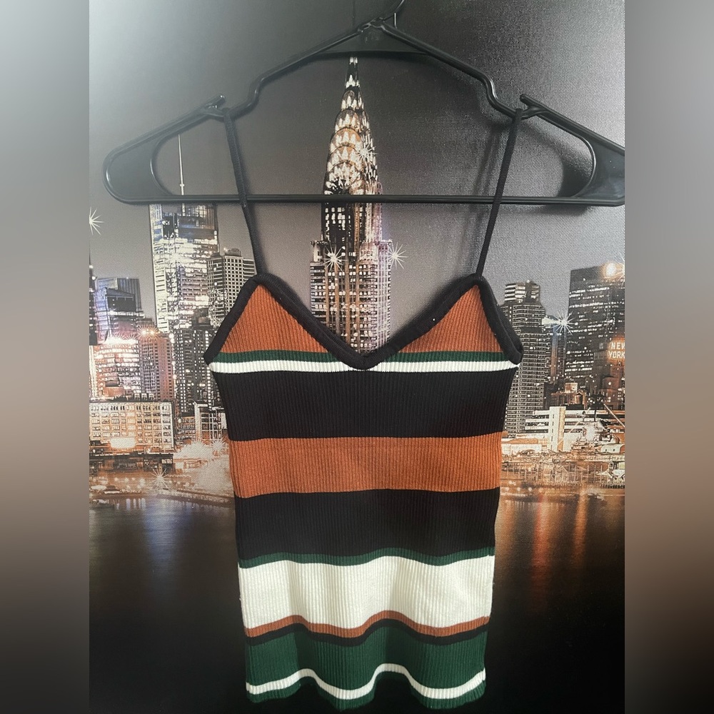 Black Ribbed Fitted Camisole - Picture 2 of 3